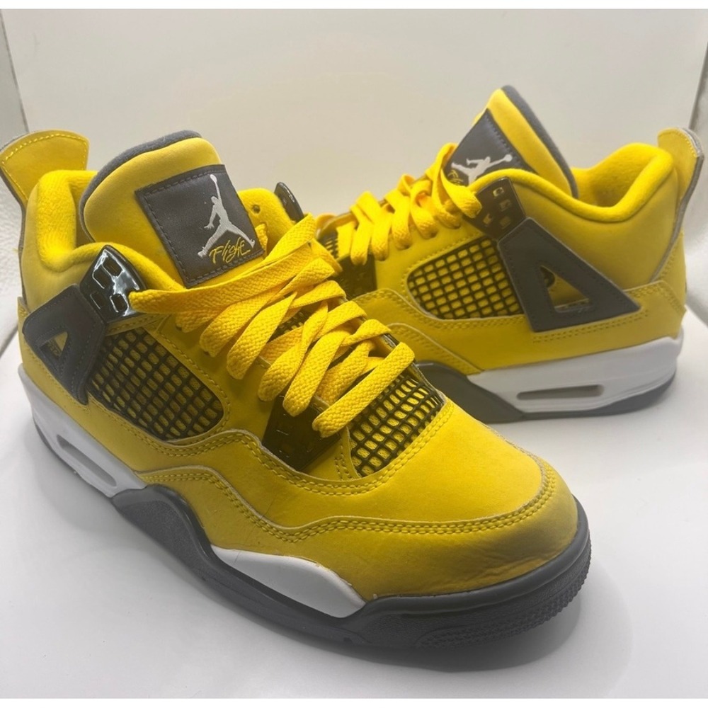 Jordan Kids 5.5Y Retro 4 Lightning Yellow Black White Sneakers Streetwear Style‎